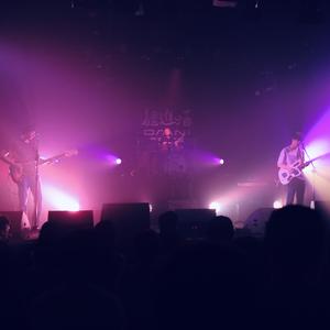 过来让我操个逼
